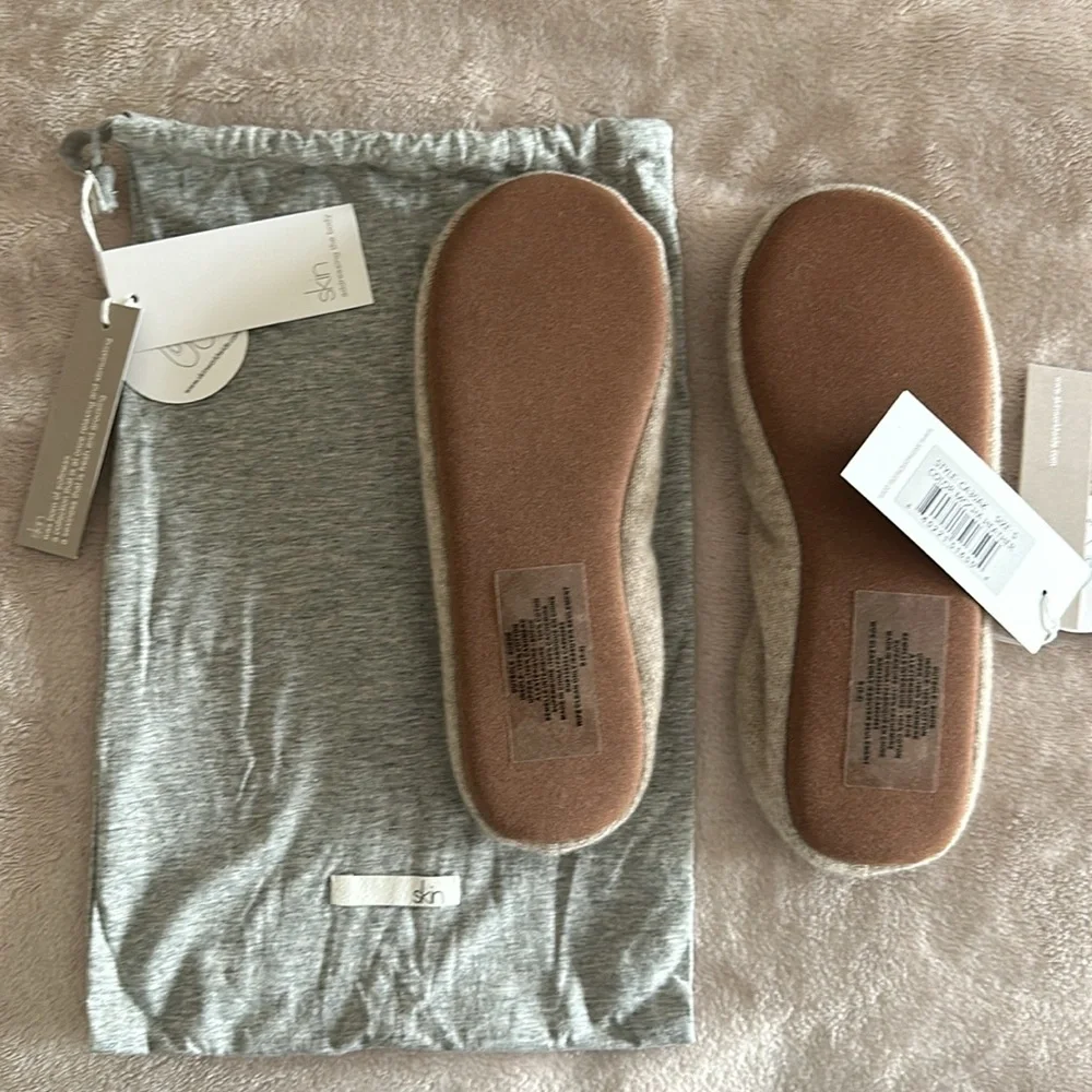 Skin 100% Cashmere Slippers in Mocha Heather - Picture 3 of 4